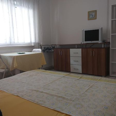Beach Apartments Nemira Omiš Kültér fotó